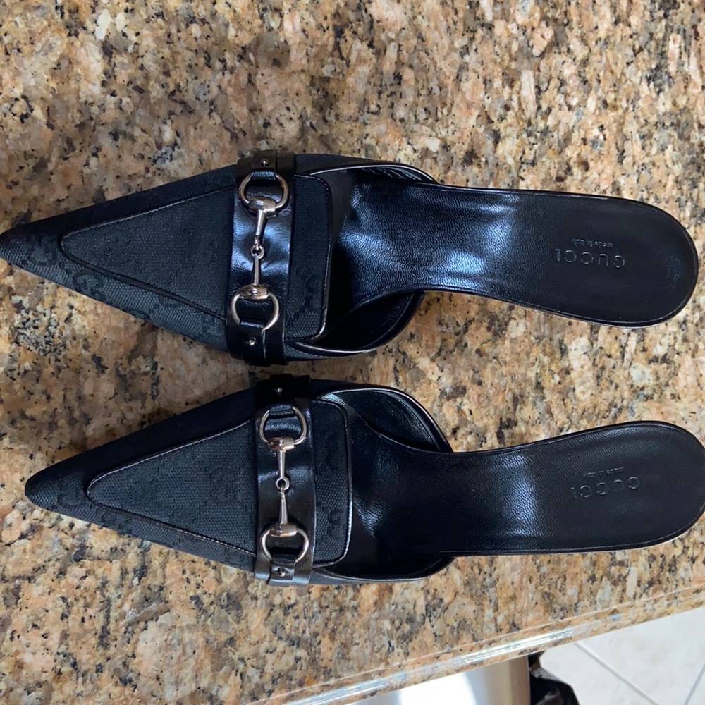 Authentic Gucci pointed toe mules
